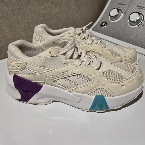 Reebok Women's Aztrek Shoes size 6.5 - Picture 1 of 6